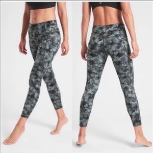 NEW! ATHLETA Salutation Tie Dye 7/8 Tights/Leggings Sz XS